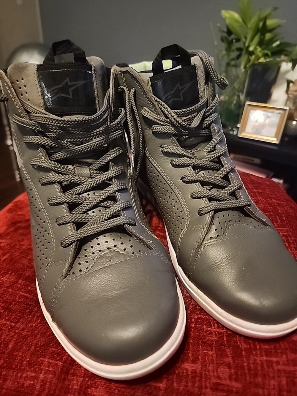 AlpineStar Riding shoes , leather and suede combo gray ,neon Green Size 10